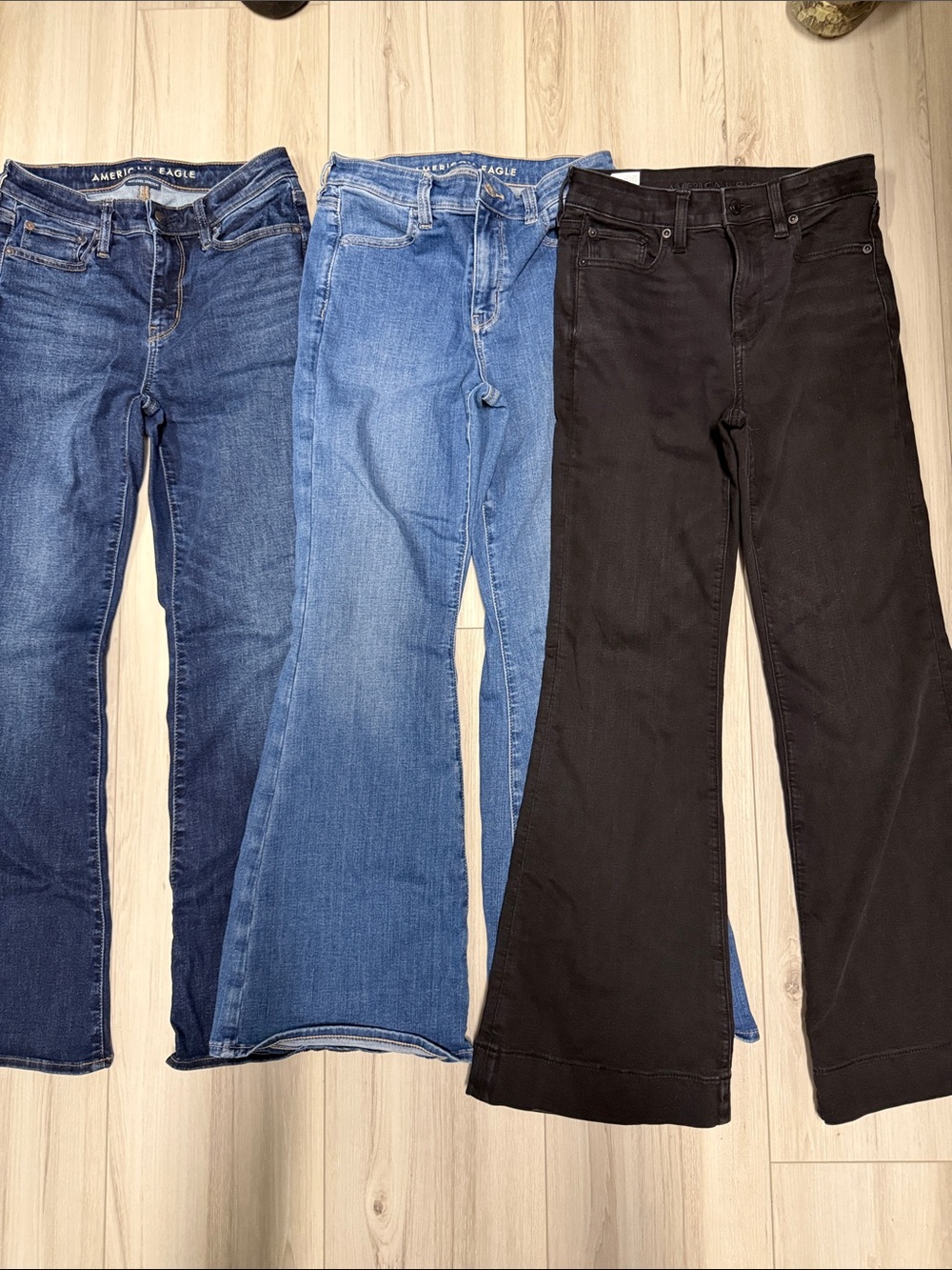 American Eagle Super High-Waisted Flare Jean - Dark Blue, Light Blue & Black